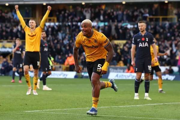 Sin Enzo González, Wolves remontó y venció al Tottenham - Fútbol Internacional - ABC Color