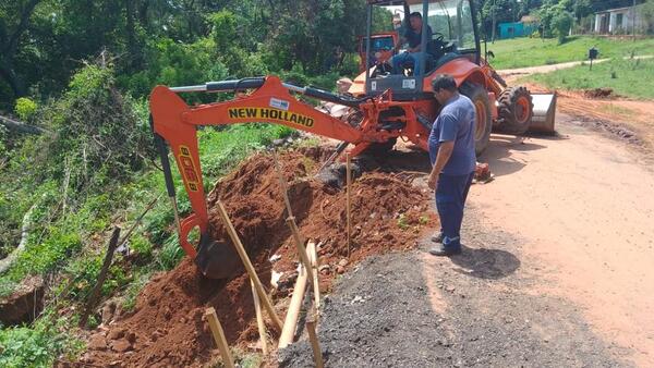 Mejoran red vial no pavimentada en Caazapá, Alto Paraná y Central - .::Agencia IP::.