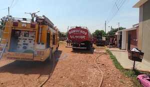 Una vivienda del barrio Jardín Aurora fue consumida parcialmente por incendio - Oasis FM 94.3