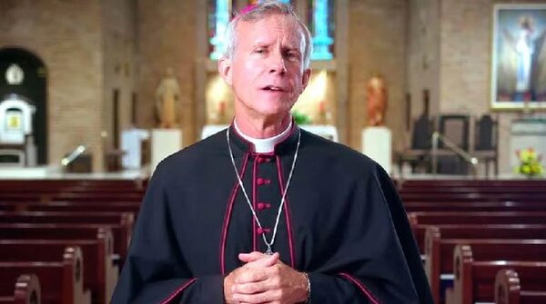 El papa Francisco destituyó al obispo estadounidense Joseph Strickland