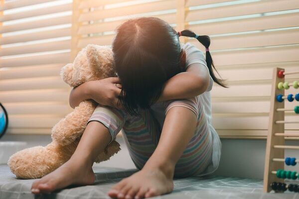 Diario HOY | Detienen a madre que intentó ahorcar a su hija con un cinto