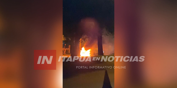 VEHÍCULO SE PRENDIÓ FUEGO EN PLENO CENTRO DE ENCARNACIÓN - Itapúa Noticias