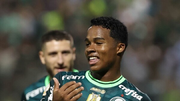 Palmeiras golea a Internacional y asume provisionalmente el liderato