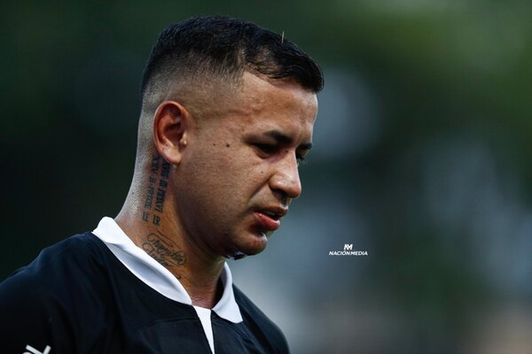 Versus / Francisco Arce explicó el difícil momento futbolístico que atraviesa Derlis González