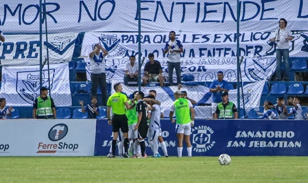 Ameliano vence a Olimpia y pone en riesgo la Libertadores del Decano