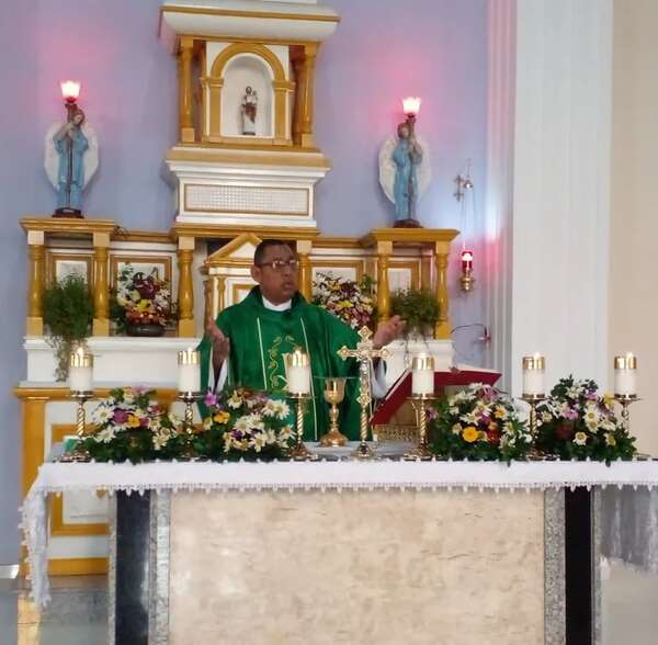 Religiosos despiden al sacerdote de Curuguaty tras haber recibido amenazas - Nacionales - ABC Color