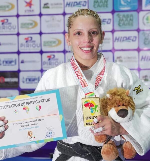 Gabriela Narváez gana el oro en Open de Dakar