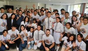 Peña se reúne con jóvenes de diferentes partes del país para analizar inquietudes - ADN Digital