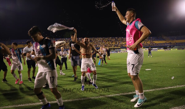 Versus / Óscar "Tacuara" Cardozo y una dedicatoria especial a Daniel Garnero