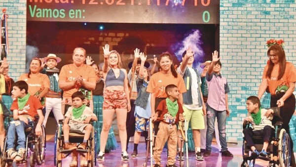 Exitosas 28 horas de la maratón de solidaridad por las familias de Teletón