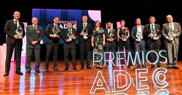 La edición 2023 de los Premios ADEC - Sociales - ABC Color