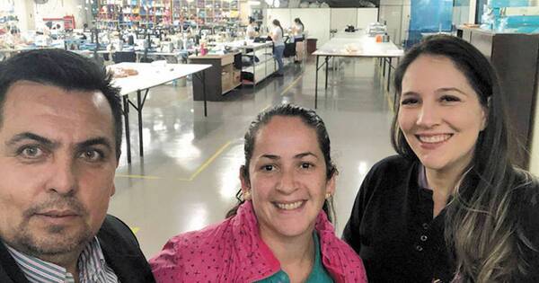 La Nación / En pleno curso, mujer recibe aviso de empleo
