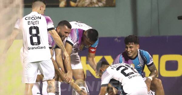 La Nación / Un supergol de Ramírez le da su título número 24 a Libertad