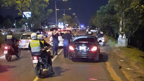 Carreras clandestinas ponen en riesgo a automovilistas en zona del aeropuerto