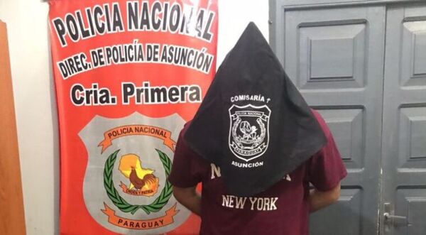 Detienen a un cantante por abuso sexual contra dos niñas