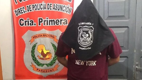 Detienen a conocido músico por abuso sexual en niños