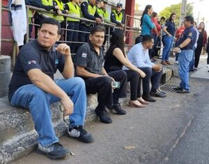 Trabajadores penitenciarios retoman manifestaciones