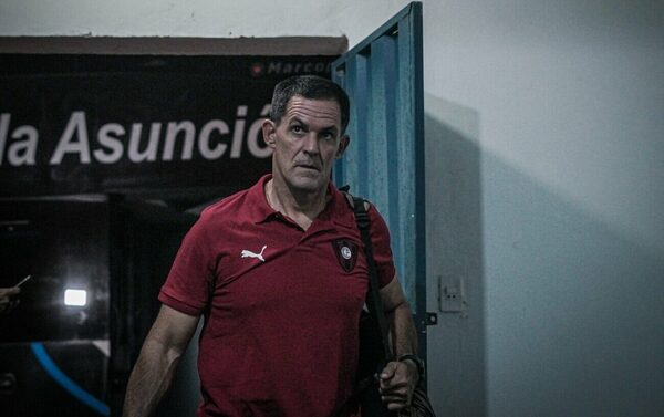 Versus / ¿Sigue Bernay en 2024 al frente de Cerro Porteño?