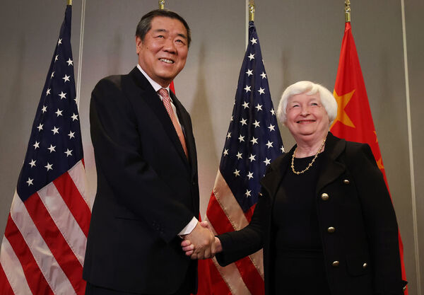 EEUU y China se comprometen a construir una "sana relaci贸n econ贸mica" - Revista PLUS