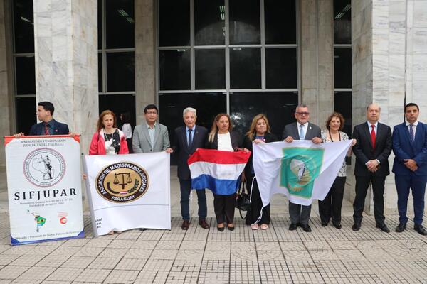 Continúa manifestación de magistrados y funcionarios judiciales - PDS RADIO Y TV
