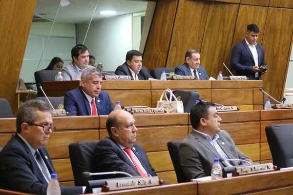 Diario HOY | Aprueban en general el Presupuesto 2024, excluyen reajustes