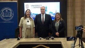 UCI, UNAE y Universidad de Sopron firman acuerdo histórico