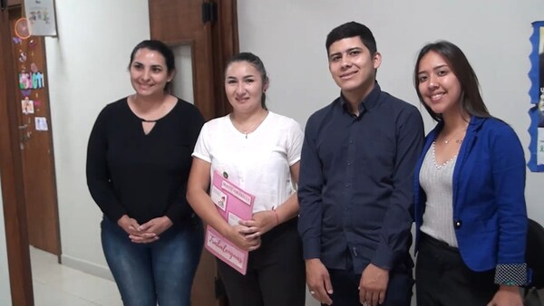 Taller de crianza positiva y motricidad en el centro integral Kunu'u de Encarnación