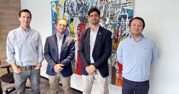La Nación / Muestran a empresarios chilenos oportunidades de Paraguay en el sector forestal y financiero