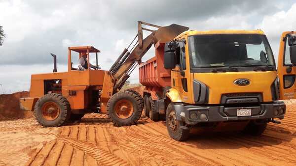 MOPC realiza las primeras intervenciones para mejorar los caminos que conducen a Caacupé - .::Agencia IP::.