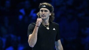 Versus / Carlos Alcaraz arranca el Masters ATP Finals con derrota ante Alexander Zverev