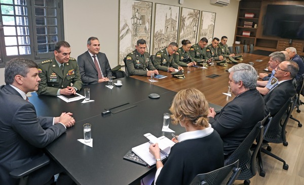Policías de Paraguay y Colombia fortalecerán cooperación para lucha contra el crimen internacional - .::Agencia IP::.