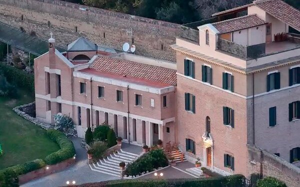 Última residencia de Benedicto XVI volverá a ser convento