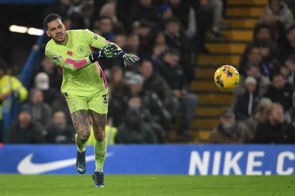 Arquero de Brasil Ederson fuera de partidos contra Colombia y Argentina por lesión - Fútbol - ABC Color