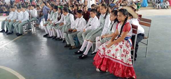 Realizan feria pedagógica en la Escuela Básica N° 290 - Radio Imperio 106.7 FM