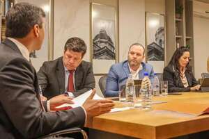 Santiago Peña confirma viaje a Dubái para cumbre del clima - Política - ABC Color