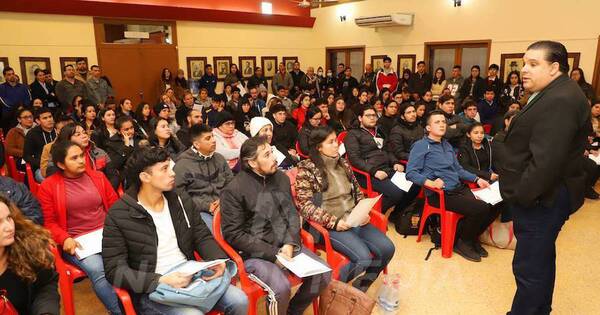 La Nación / ANR y cuatro universidades ofrecerán 100 medias becas
