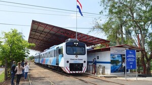 Conflicto por cobro deja a pasajeros sin tren de Encarnación a Posadas
