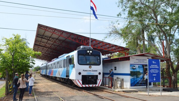 Conflicto por cobro deja a pasajeros sin tren de Encarnación a Posadas