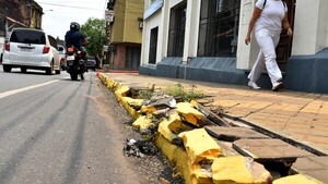 Con pintura desprolija y sin arreglos se alista el estacionamiento tarifado