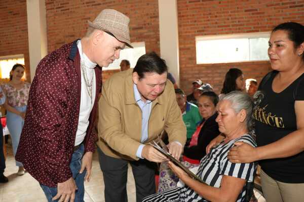 Indert entregó títulos de tierra a 150 familias de Villa Constitución, Caaguazú - .::Agencia IP::.