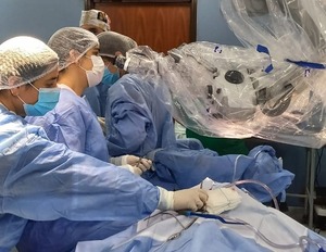 Diario HOY | Extraen tumor gigante del ojo de una paciente