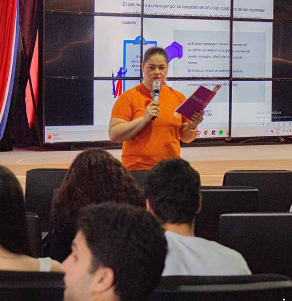 Realizan charla sobre políticas de salud y violencia contra la mujer en la UPE | DIARIO PRIMERA PLANA