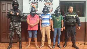 Vio su furgón hurtado, avisó a la Policía y lograron aprehender a los supuestos delincuentes - ABC en el Este - ABC Color