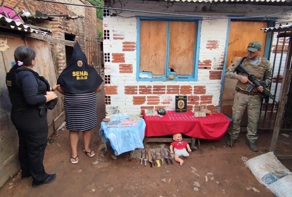 Microtráfico rompe barreras: Antinarcóticos hallan droga oculta dentro de "la novia de Chucky" en populoso barrio de Asunción – La Mira Digital