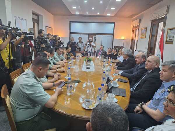 Delegación de especialistas de Colombia para buscar a secuestrados por el EPP | 1000 Noticias