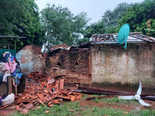 San Juan Btta: parte de una vivienda se derrumba y varios resultaron heridos