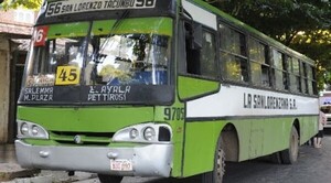 Transporte público atropelló a una mujer y la dejo con 4 costillas rotas