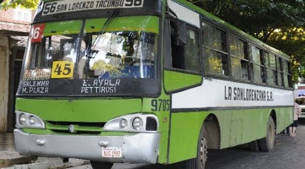 Transporte público atropelló a una mujer y la dejo con 4 costillas rotas