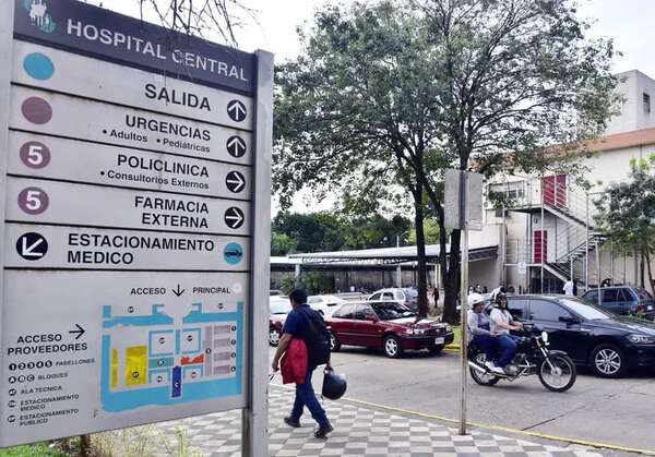 IPS: niña atendida en el Hospital Central, casi pierde un brazo, denuncian los padres  - Nacionales - ABC Color