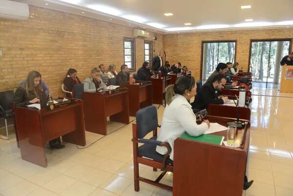 CDE: autorizan llamado a licitación de almuerzo escolar para 2024 y 2025 - ABC en el Este - ABC Color